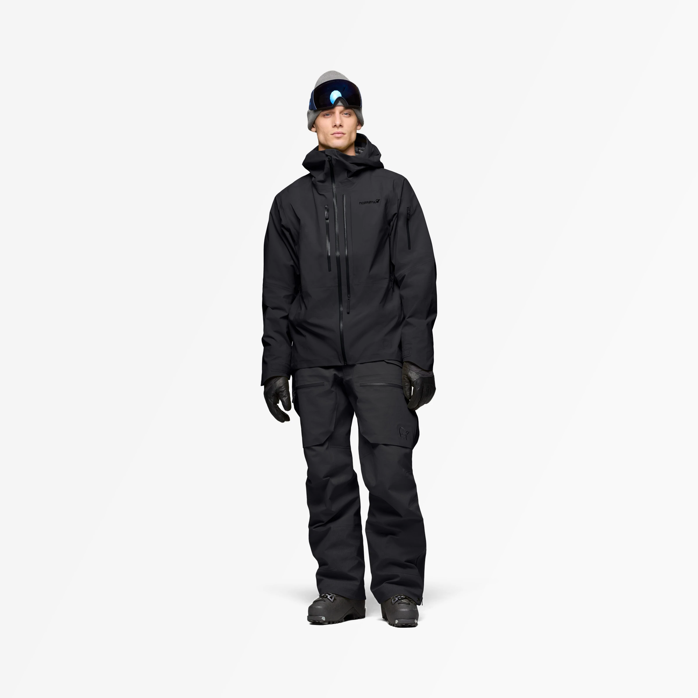 Norrøna Lofoten Gore-Tex Pro, Caviar Black, photo 3 of 6